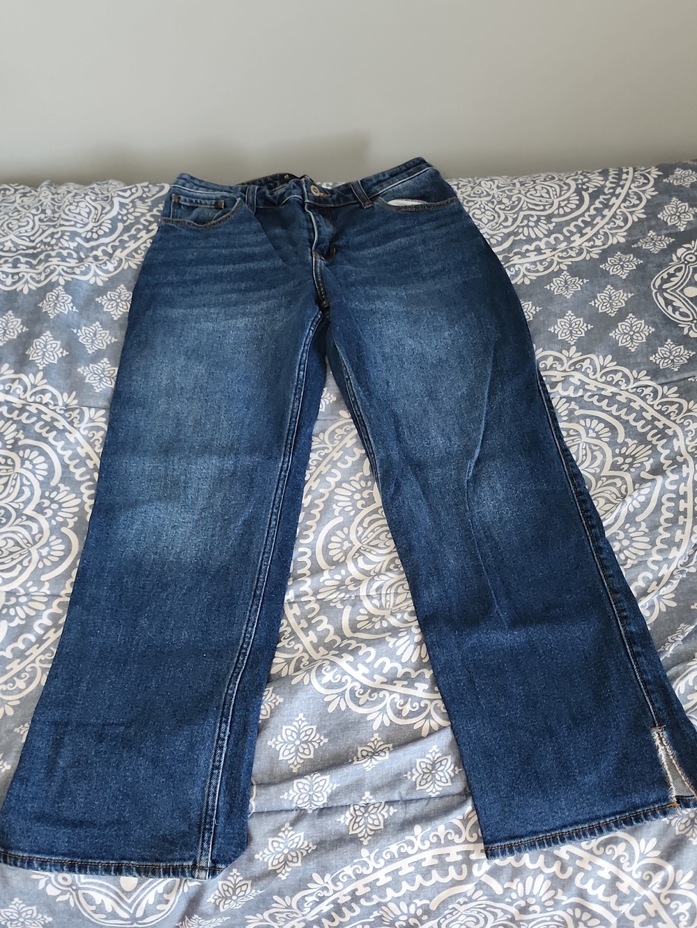 Hollister Low Rise Dad Jeans With Side Slits in Dark Blue Size 5S